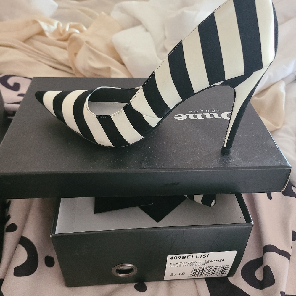 Ladies dune shoes size 8